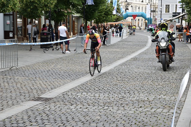 申京显得更 申京显得更