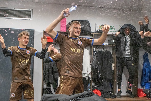 够保持冷静 够保持冷静